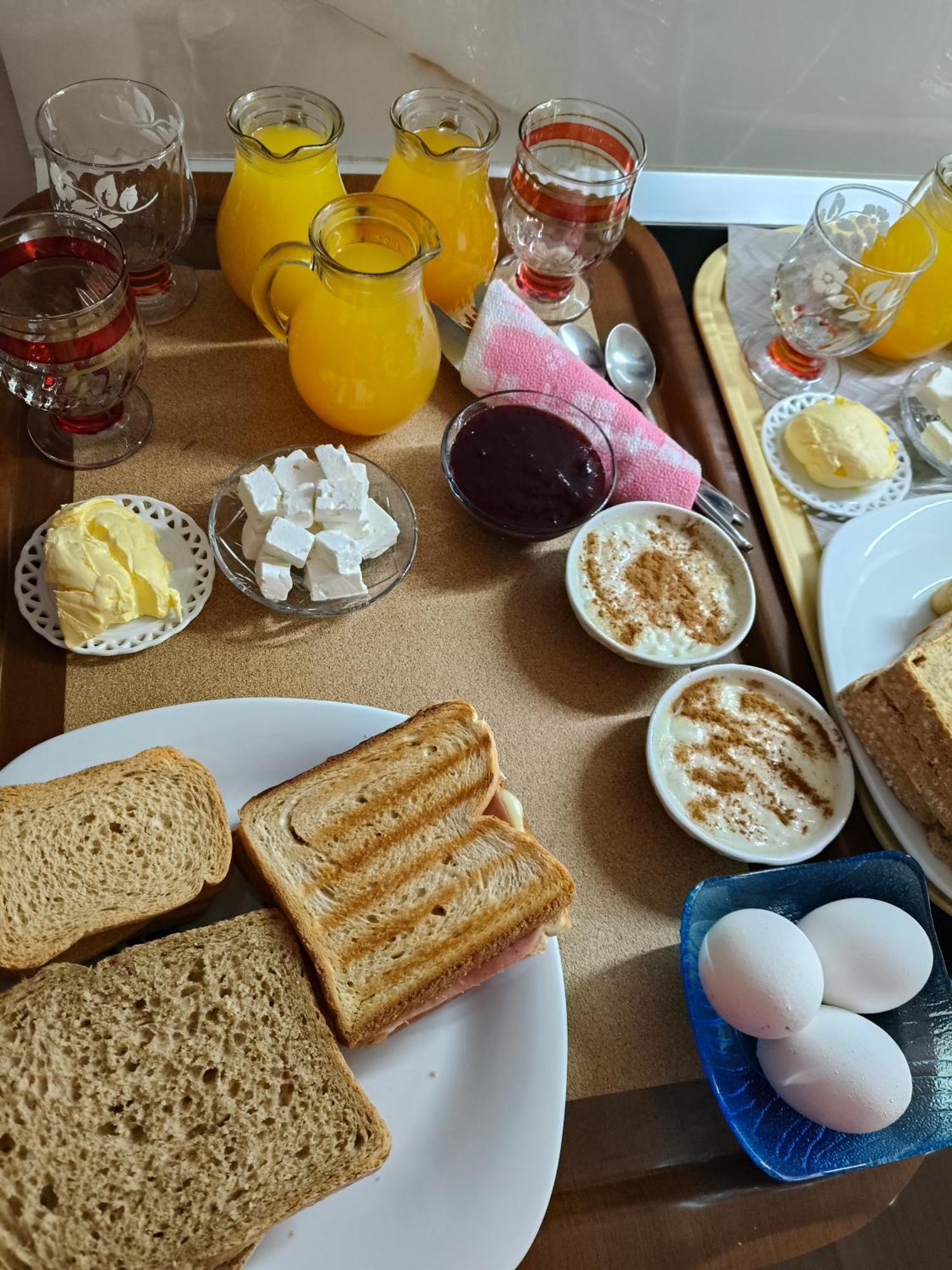 Ajilin Hotel Rooms คอร์เชอ ภายนอก รูปภาพ