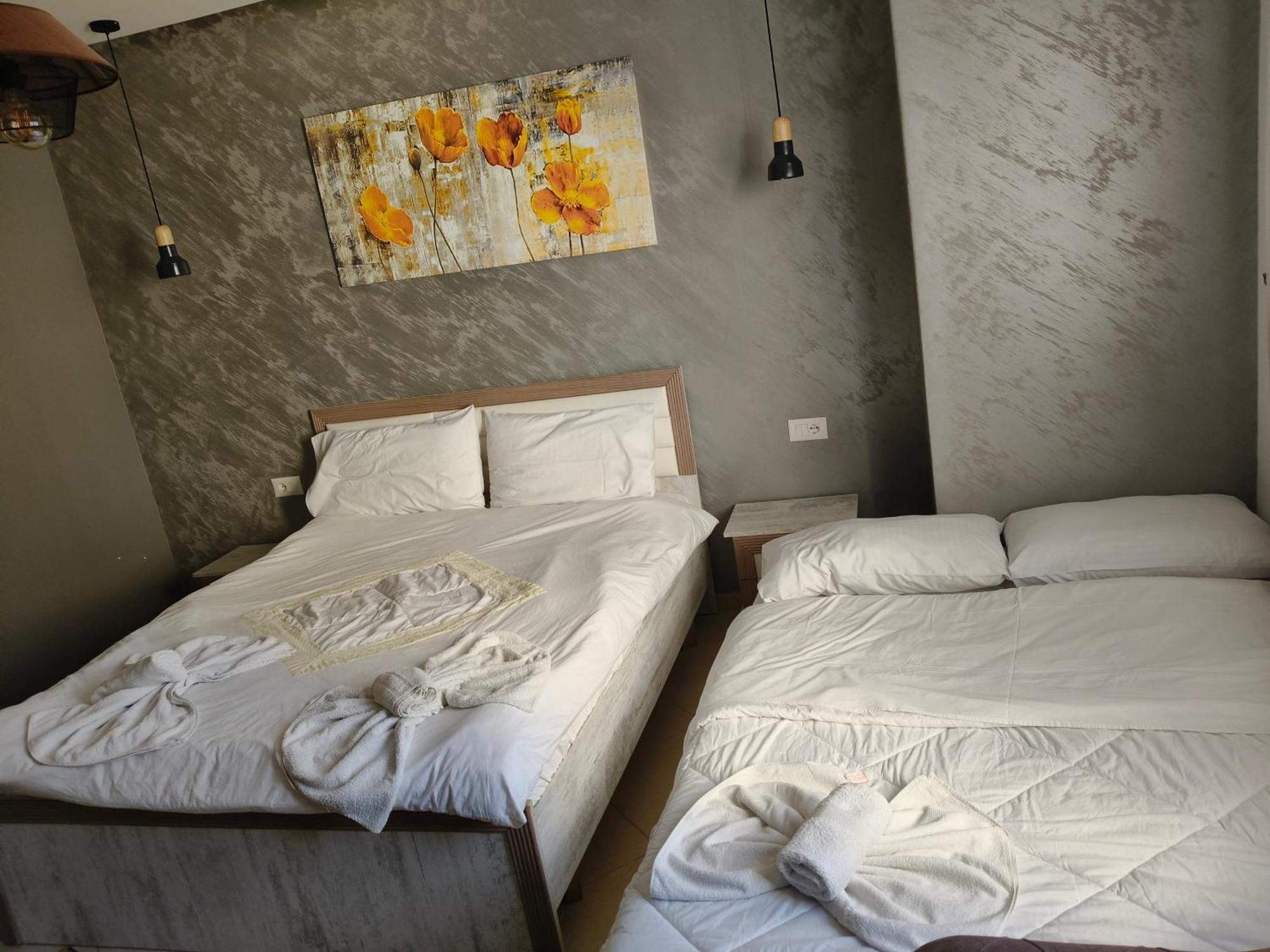 Ajilin Hotel Rooms คอร์เชอ ห้อง รูปภาพ