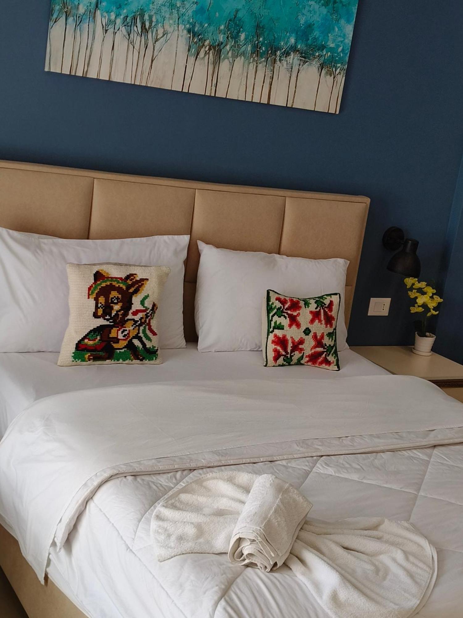 Ajilin Hotel Rooms คอร์เชอ ห้อง รูปภาพ