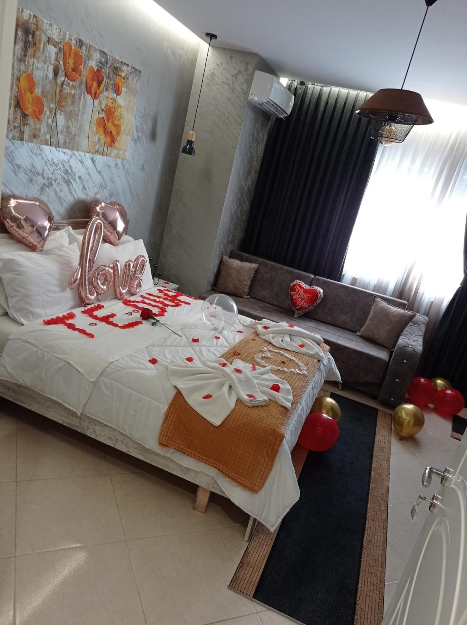 Ajilin Hotel Rooms คอร์เชอ ห้อง รูปภาพ