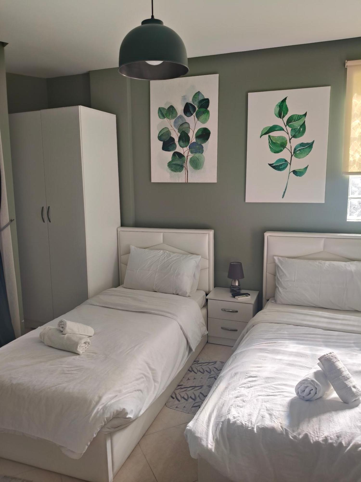 Ajilin Hotel Rooms คอร์เชอ ห้อง รูปภาพ