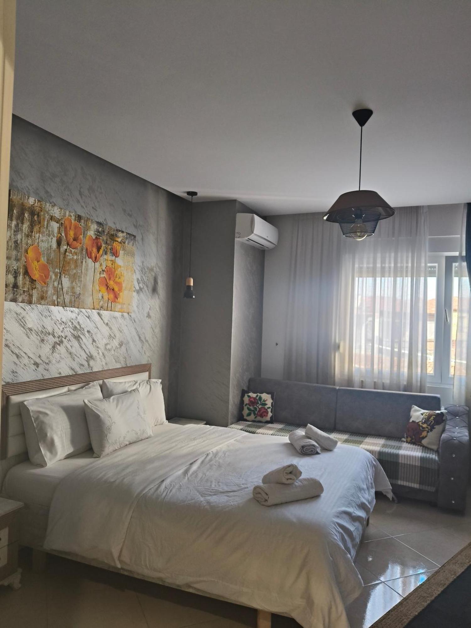 Ajilin Hotel Rooms คอร์เชอ ห้อง รูปภาพ